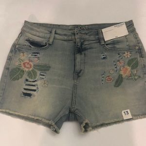 🆕 Arizona Jean Co  Hi - Rise shortie Size 13